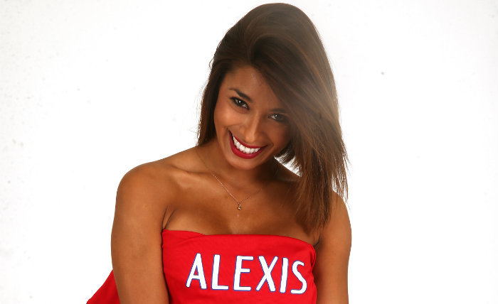 Fanny Cuevas se sacó la camiseta por Chile