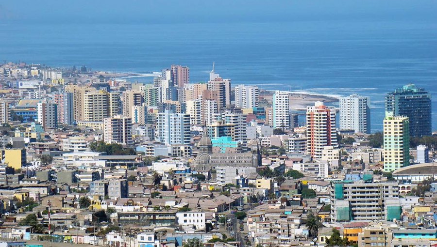 Bus sin frenos estuvo a punto de caer al mar en Antofagasta