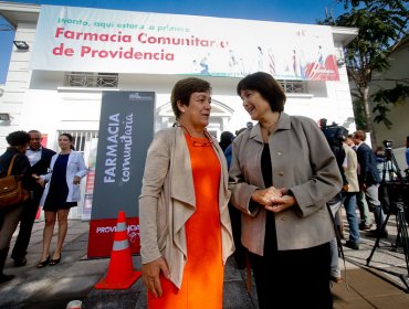 Alcaldesa de Providencia y Ministra de Salud inauguran la primera farmacia comunitaria