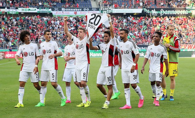 Charles Aránguiz tuvo un feliz estreno con la camiseta del Leverkusen