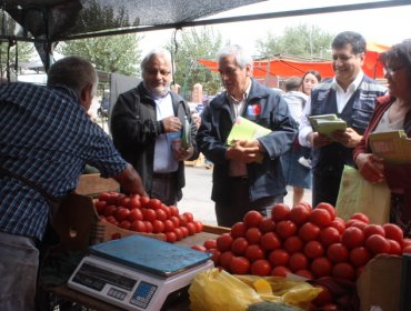 Autoridades reparten en La Calera la Guía de Beneficios Sociales 2016