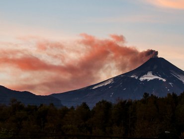 Declaran alerta amarilla al Volcán Villarrica e Intendencia llama a la calma
