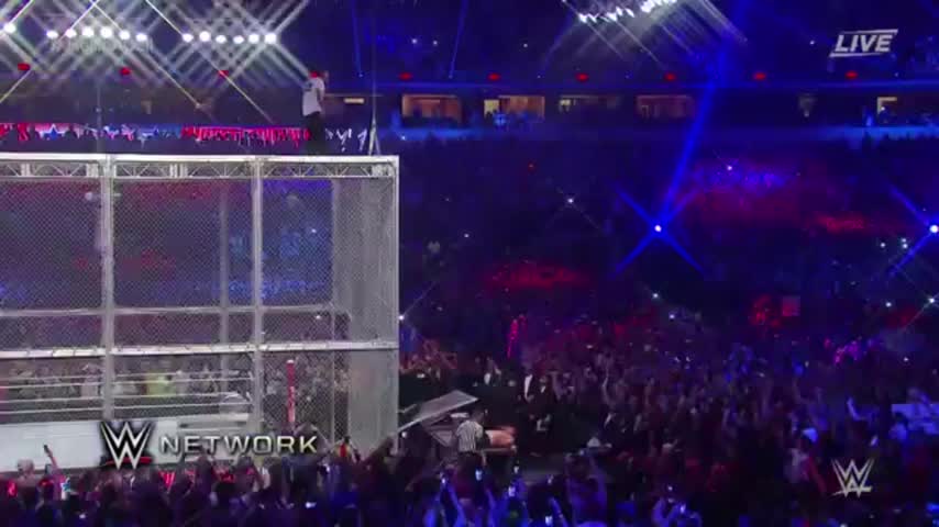 El brutal salto que intento Shane McMahon contra el Undertaker