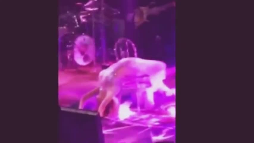 El tremendo Fail de Gloria Trevi se vuelve viral tras caída en show de Texcoco