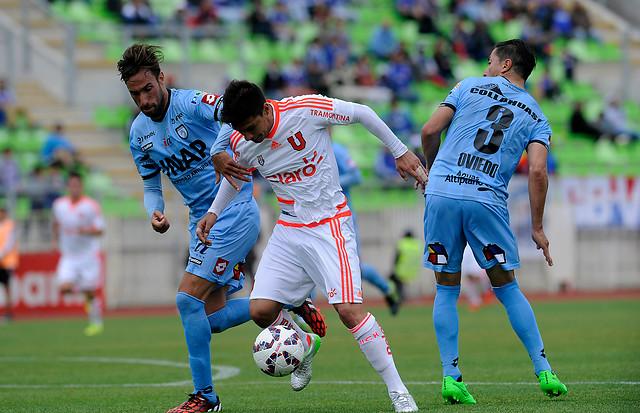 Universidad de Chile e Iquique diputan duelo clave por la permanencia