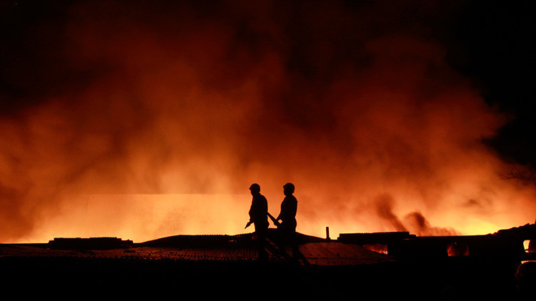 Incendio en Templo de India deja al menos 100 muertos y 350 heridos