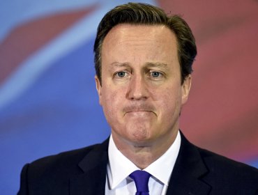 La petición de dimisión de Cameron supera las 100.000 firmas