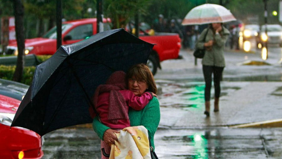 ONEMI advierte sobre "lluvias significativas" en la zona centro-sur del país