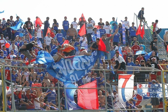 Hinchas de Universidad de Chile agotaron entradas para el clásico