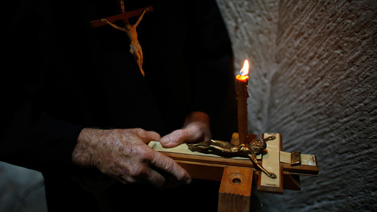 Un cura católico compara a los clérigos pederastas con mujeres adúlteras