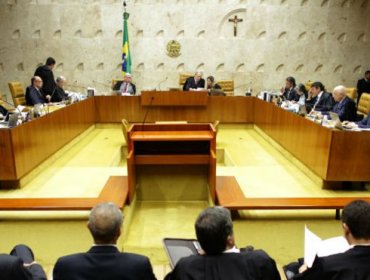 Corte Suprema de Brasil rechaza recurso del gobierno para frenar votación sobre el "impeachment" a Dilma Rousseff