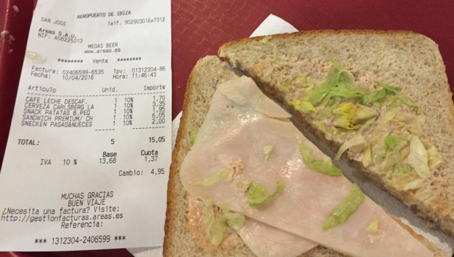 Compró un costoso sándwich en el aeropuerto y lo que dieron fue una verdadera burla