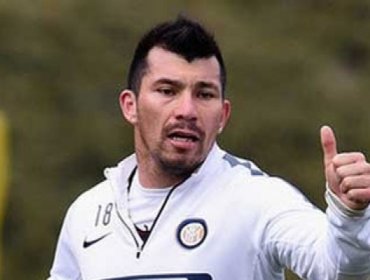 Inter de Gary Medel venció a Napoli y sigue soñando con la Champions