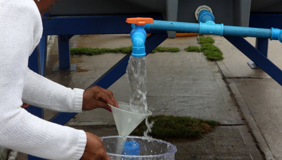 Aguas Andinas decreta corte general de agua potable en Región Metropolitana