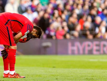 Barcelona vuelve a caer con floja actuación de Claudio Bravo