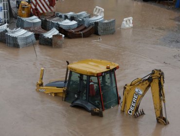 En imágenes: Desborde del río Mapocho causa inundaciones en Providencia