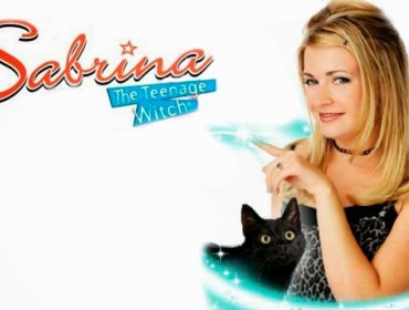 Mira cómo luce “Sabrina, la bruja adolescente” a los 40 años