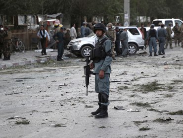 Al menos 28 muertos y 327 heridos tras un ataque suicida en Kabul