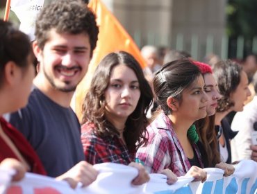 Masiva marcha estudiantil por las calles de Santiago y regiones