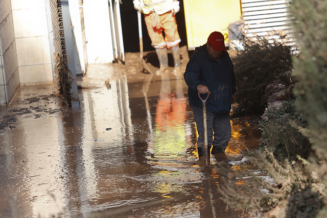 Alcaldesa de Providencia saca la voz tras desborde del río Mapocho