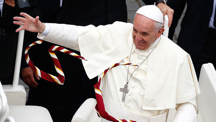 Papa Francisco: "No se puede descargar la felicidad como si fuera una aplicación del móvil"