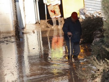 Alcaldesa de Providencia saca la voz tras desborde del río Mapocho