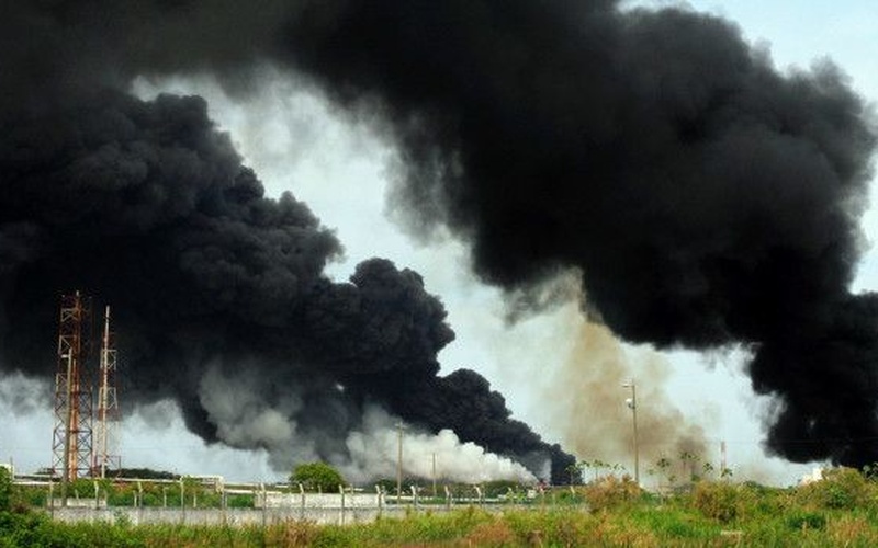 Ascienden a 32 los muertos por la explosión de una planta de Pemex en México