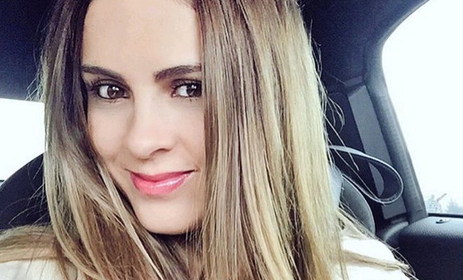 Maura Rivera coordina todo el orden de su casa santiaguina desde Brasil