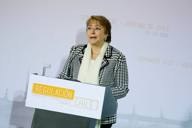 Bachelet y Reforma Laboral: “Acatamos pero no compartimos el fallo del TC”