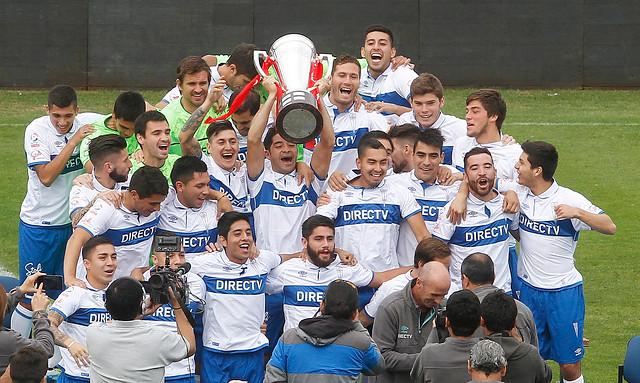 Plantel de la UC se tomó la foto oficial como Campeón del Clausura