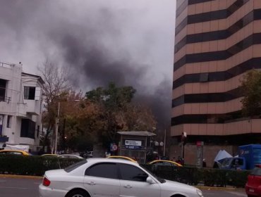 Incendio en subterráneo de edificio de IBM de Providencia, moviliza a servicios de emergencia