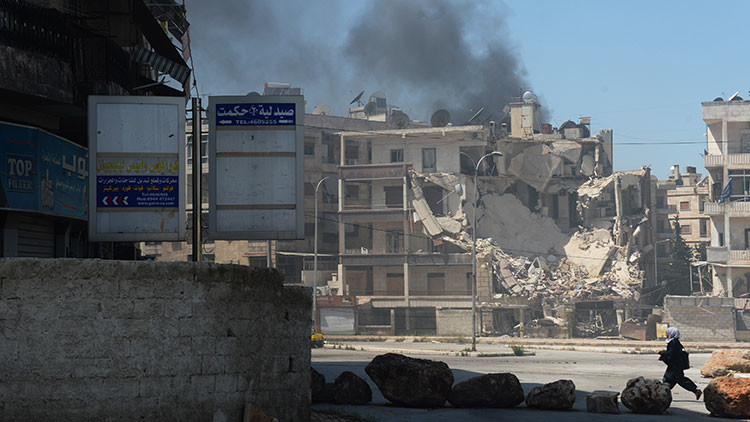Un coche bomba y hospitales destruidos durante ataque terrorista en Alepo
