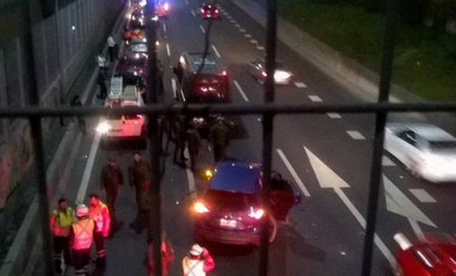 Portonazo frustrado termina en persecución y balacera en Autopista Central