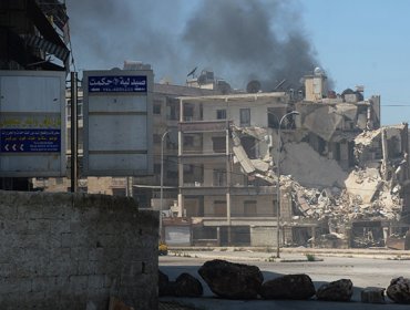 Un coche bomba y hospitales destruidos durante ataque terrorista en Alepo