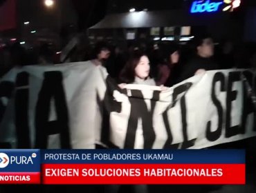 Protesta de pobladores Ukamau bloqueó la Alameda: exigen soluciones habitacionales