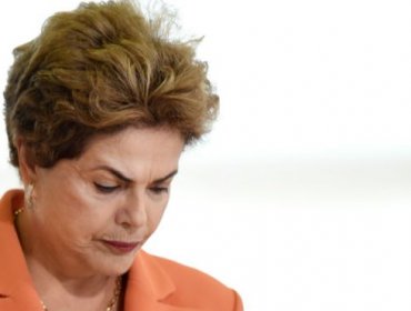 Crisis en Brasil: Rousseff le dijo a la BBC que es inocente y que seguirá peleando