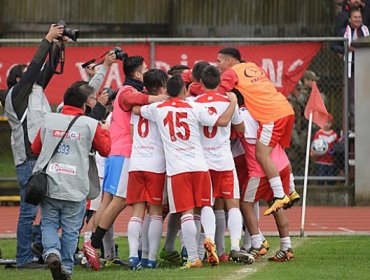 Deportes Valdivia es campeón de Segunda y asciende a Primera B