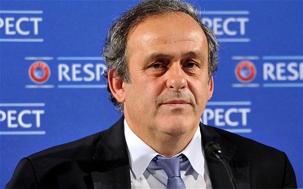 Michel Platini renuncia a su cargo de presidente de la UEFA para defenderse