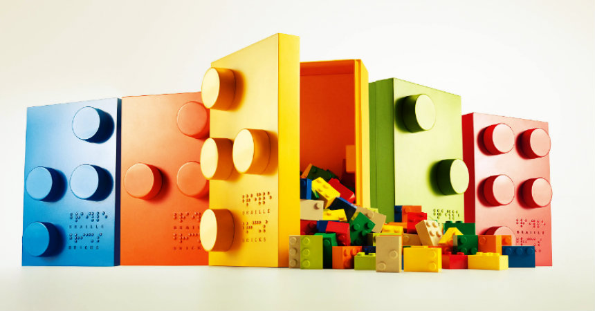 Estas innovadoras piezas de Lego le enseñan a niños ciegos a leer mientras juegan