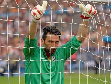 Gianluigi Buffon seguirá defendiendo el arco de la Juventus