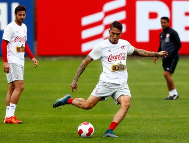 Paolo Guerrero descartó acercamientos con Universidad de Chile