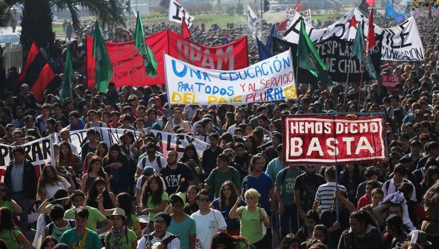 Con incidentes terminó la segunda marcha estudiantil en Santiago y Valparaíso