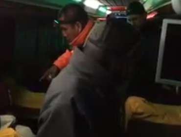 Rescatan a pasajeros tras quedar atrapados en paso fronterizo Jama