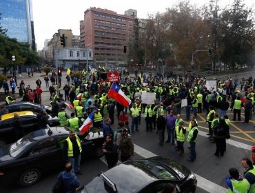 No sólo en la calle: Así se vive el paro nacional de los taxistas en Twitter