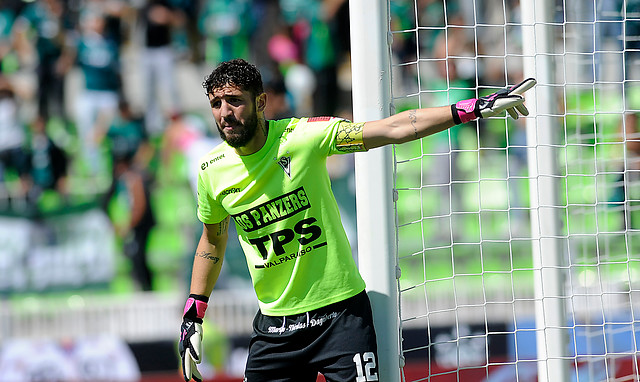 Universidad de Chile busca un portero para "competir" con Johnny Herrera