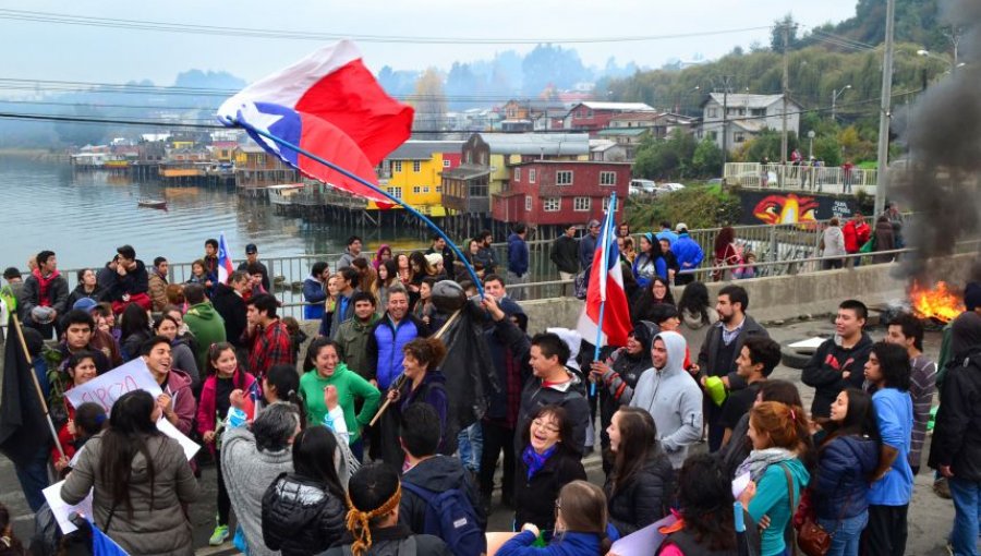 Crisis en Chiloé: Pescadores de Cucao deponen movilizaciones tras llegar a acuerdo con el Gobierno