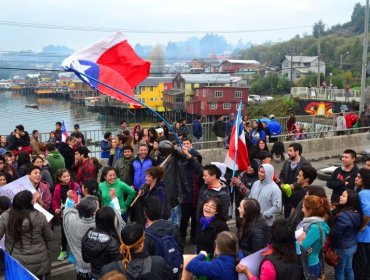 Crisis en Chiloé: Pescadores de Cucao deponen movilizaciones tras llegar a acuerdo con el Gobierno