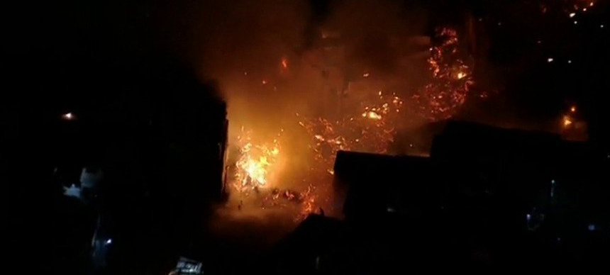 Gigantesco incendio en favela de Sao Paulo deja 120 viviendas quemadas