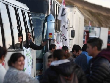 Camioneros de Ancud llegan a Puerto Montt y se suman a las protestas en contra del Gobierno