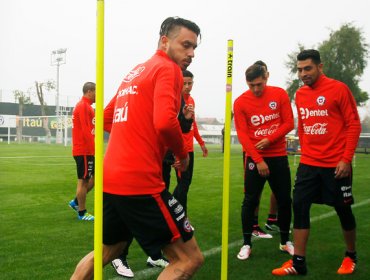 Matías Fernández se integró a los trabajos de la selección